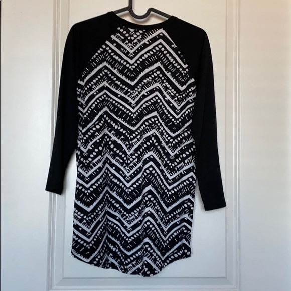 LulaRoe Randy Shirt - Picture 4 of 7